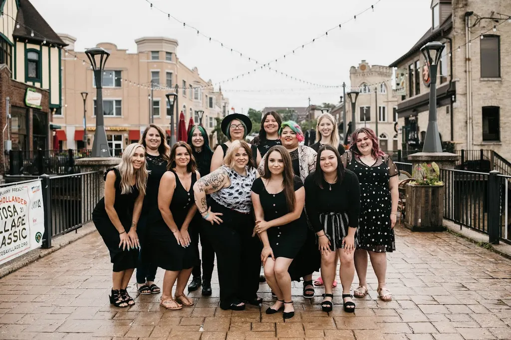 Roots Salon — Hair salon in Oak Creek